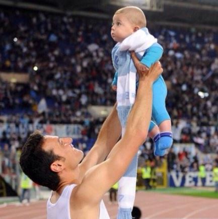 Elisa Montero husband Lionel Scaloni and son